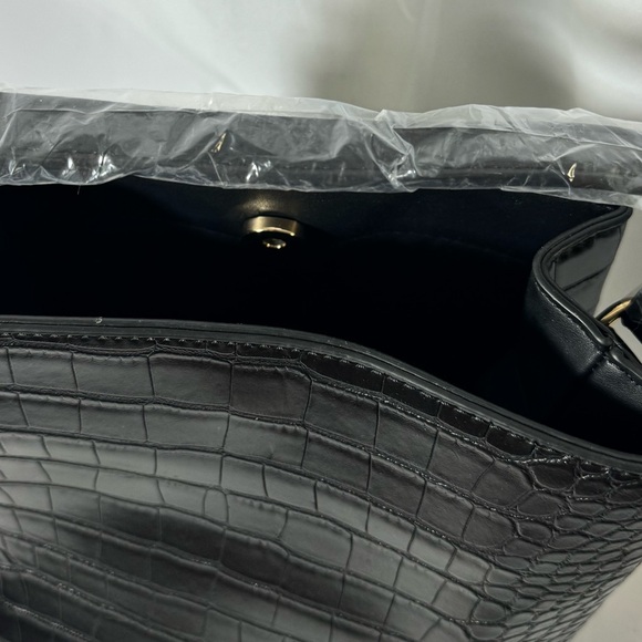 AOTA All of the Above Elena Bucket Bag Black - Picture 7 of 13